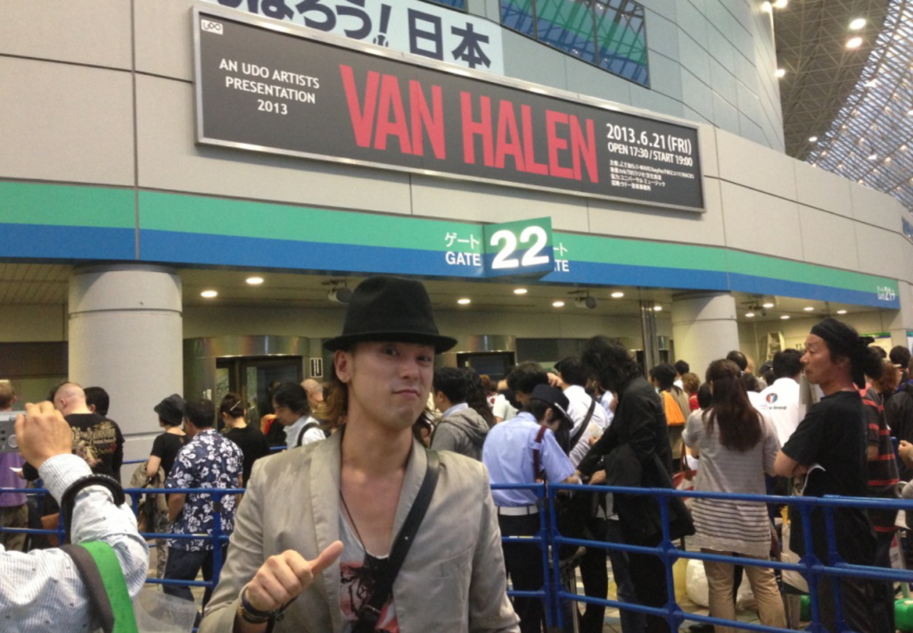 Van Halen 東京ドームLIVEの時の筆者の記念写真