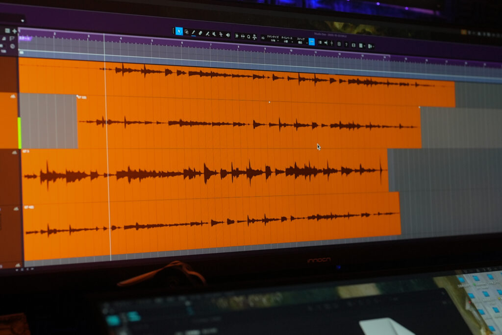 レッスンで録音したDAW、Studiooneのモニターの画面、