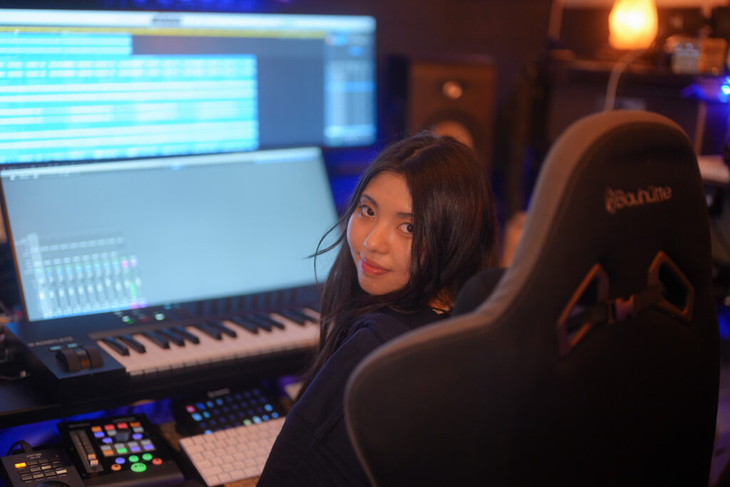 DTMレッスン、中学生の生徒の写真