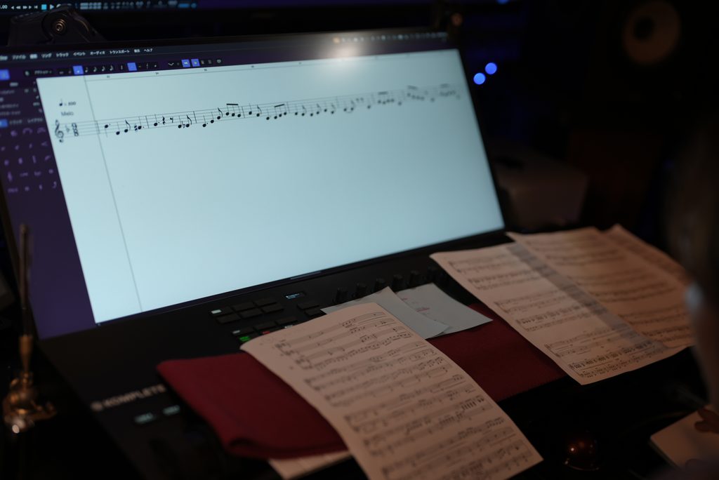 Studio Oneを使って歌メロ制作に取り組むRさんのレッスン風景